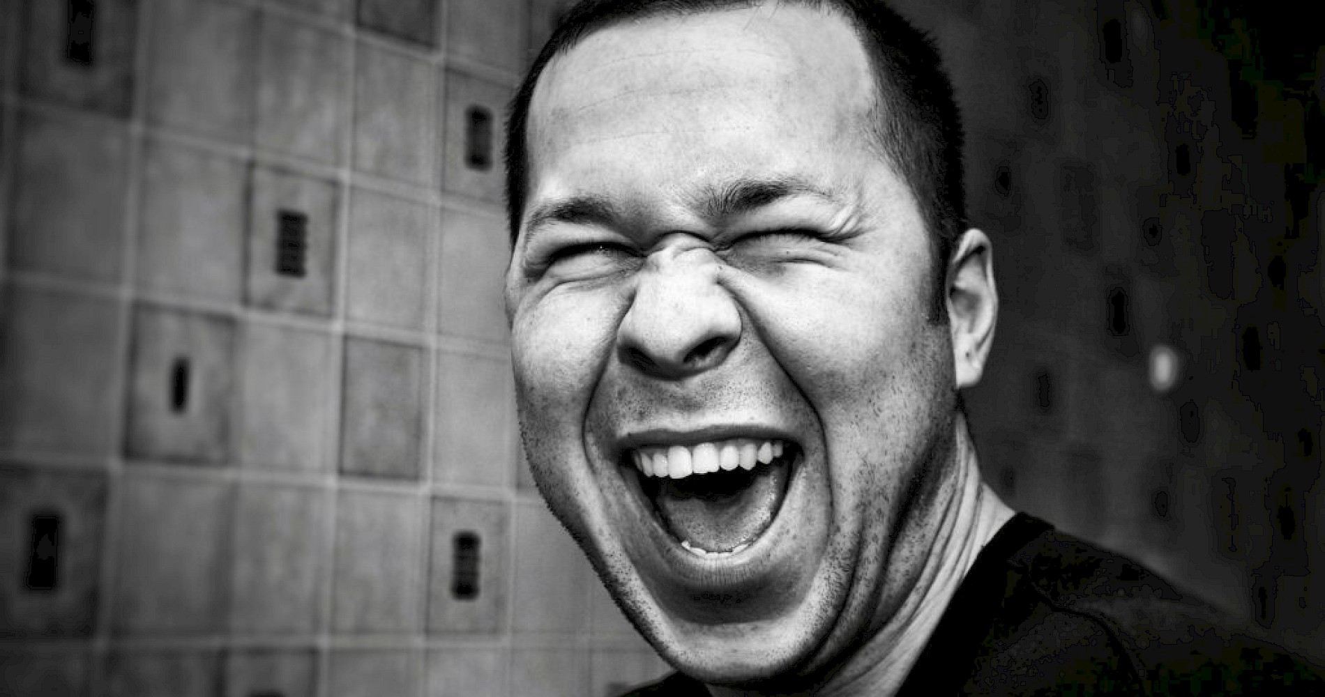 Ami Technu Vol II – „Lachen, um zu überleben“ | Hans-Kauffmann-Stiftung